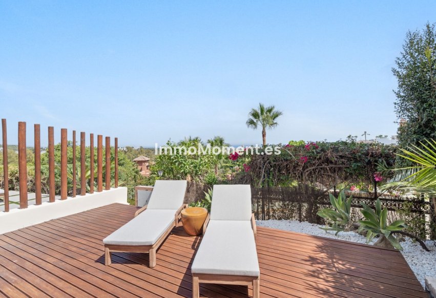 Resale - Apartment - Marbella - Nueva Andalucía