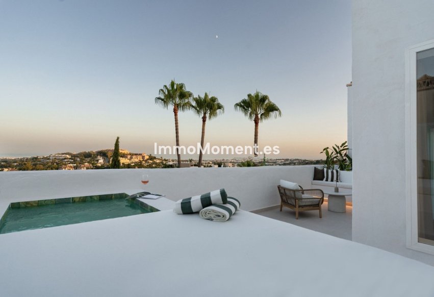 Resale - Apartment - Marbella - Nueva Andalucía