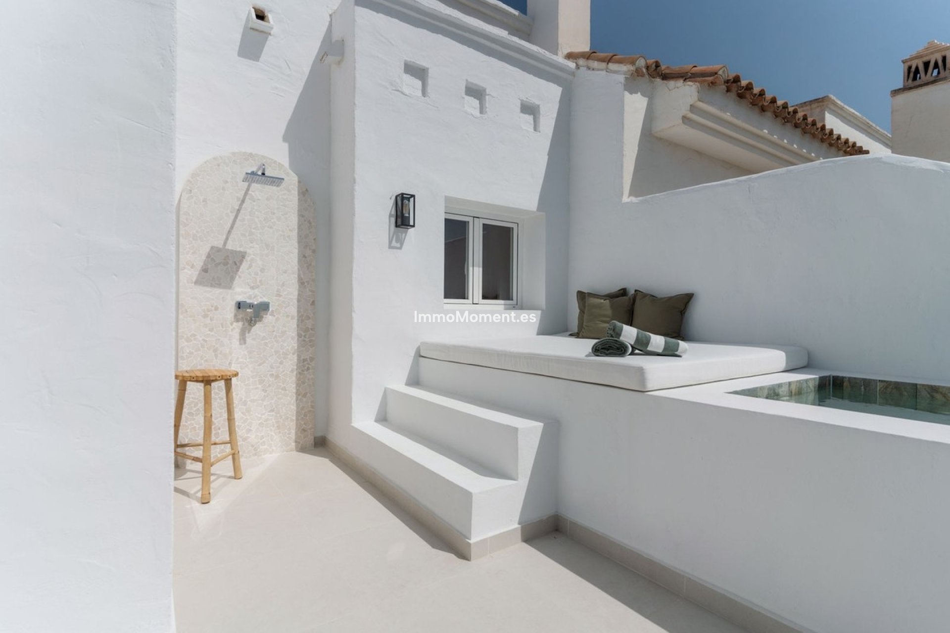 Resale - Apartment - Marbella - Nueva Andalucía