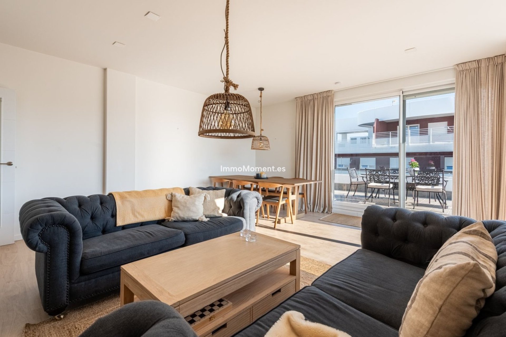 Resale - Apartment - Marbella - Nueva Andalucía