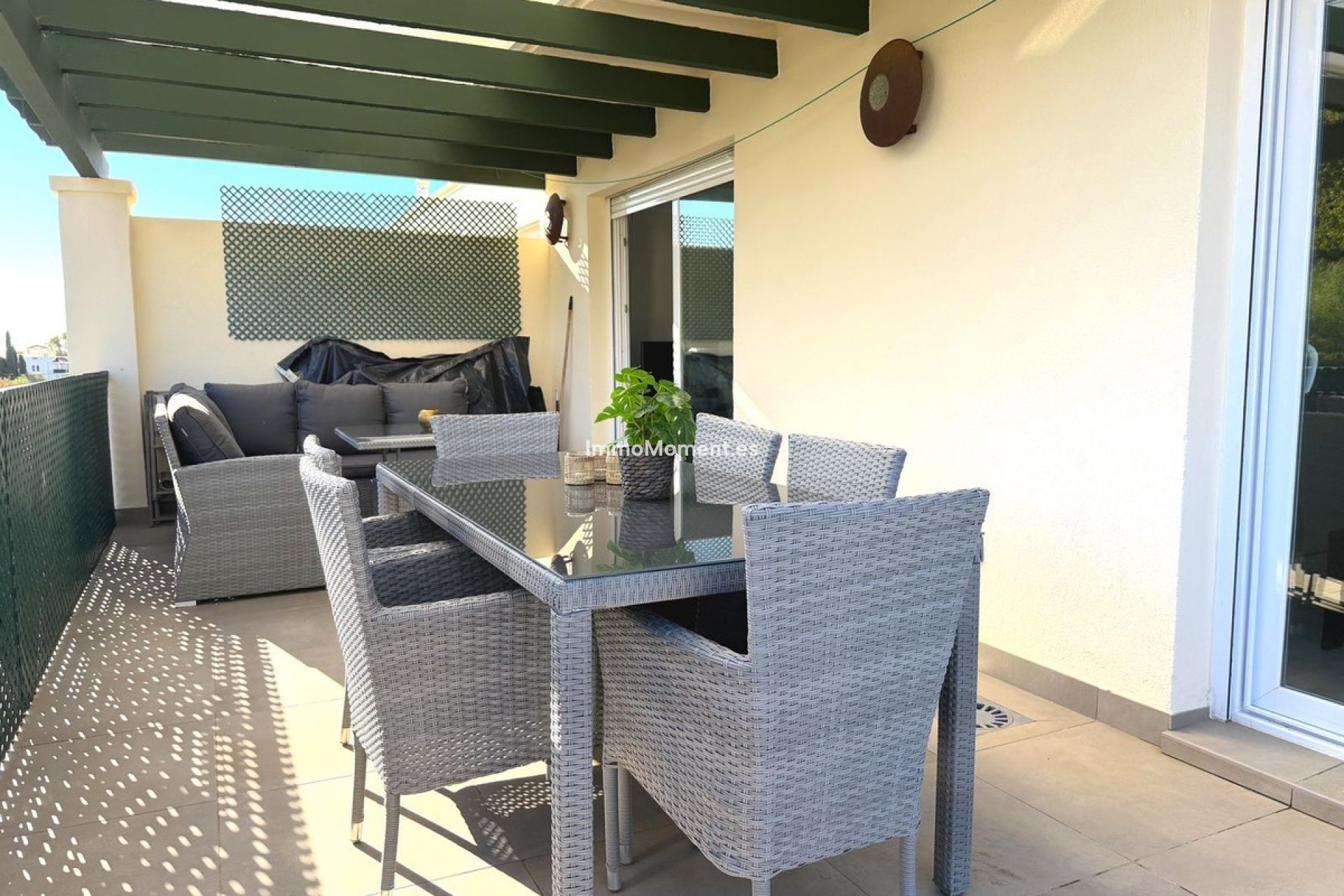 Resale - Apartment - Marbella - Nueva Andalucía