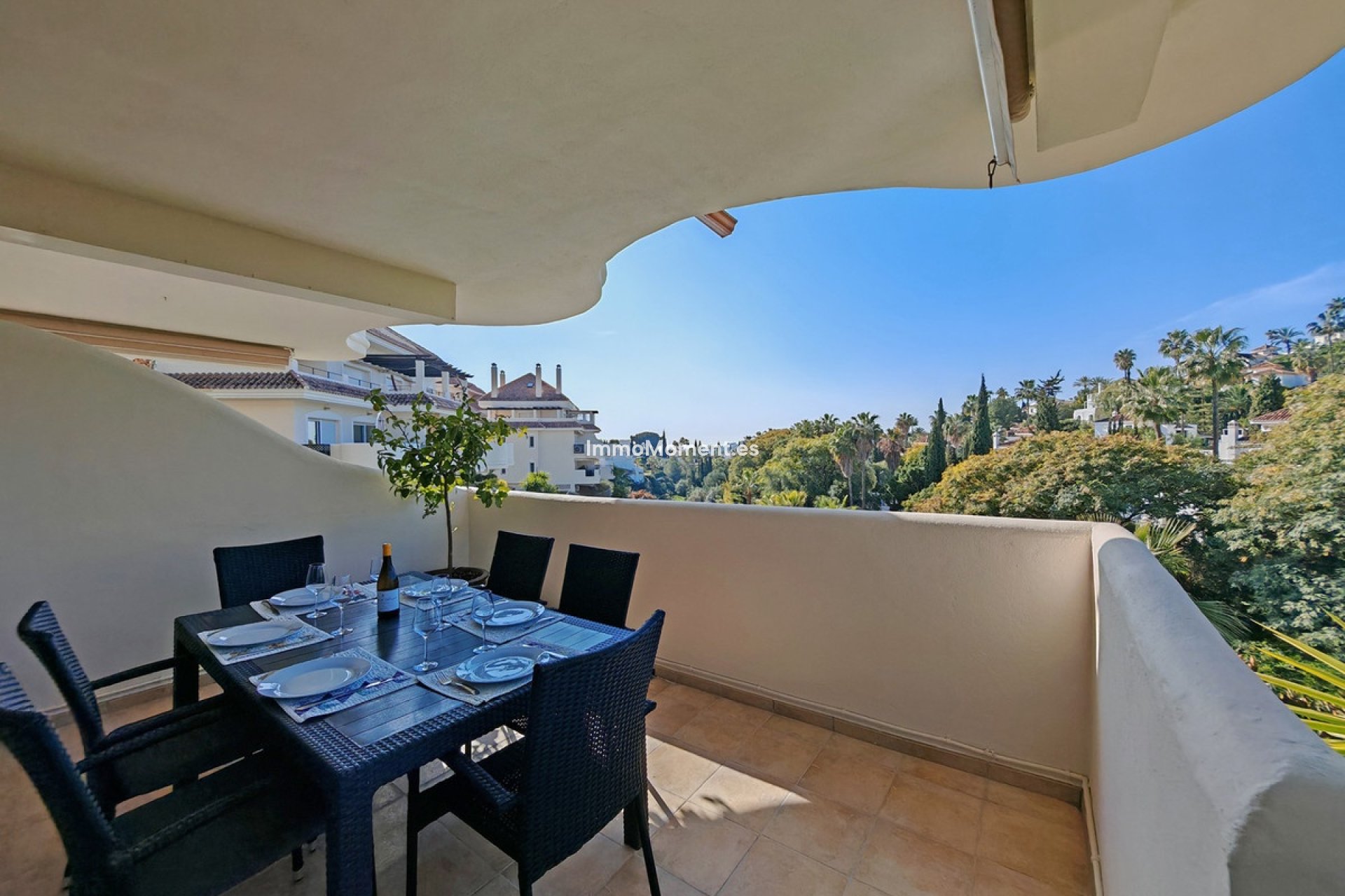 Resale - Apartment - Marbella - Nueva Andalucía