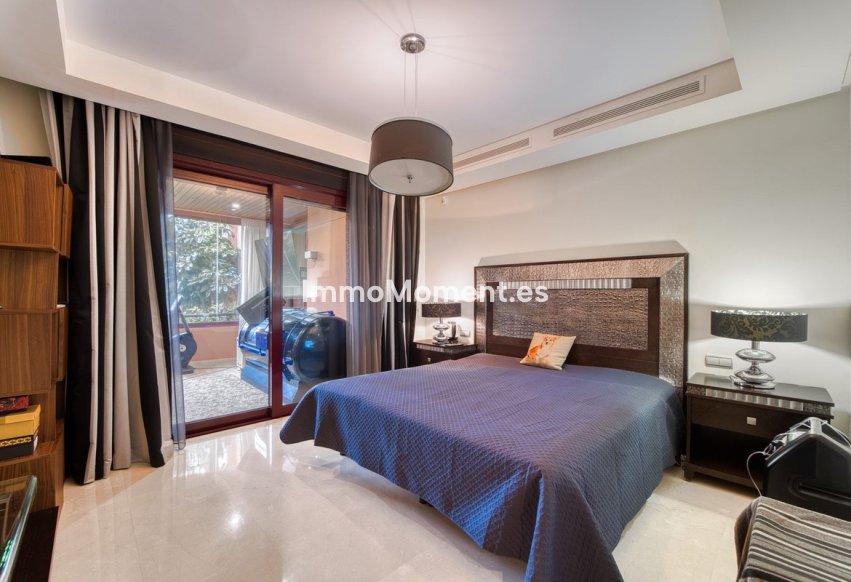 Resale - Apartment - Marbella - Nueva Andalucía