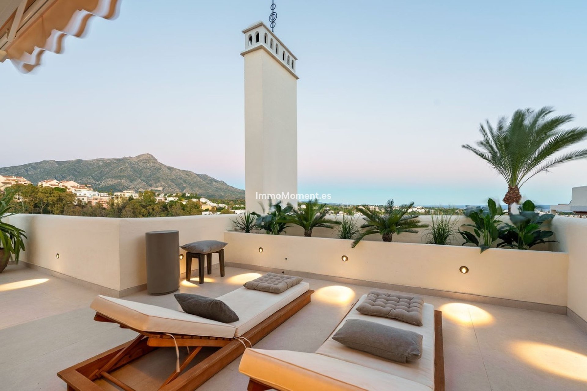 Resale - Apartment - Marbella - Nueva Andalucía