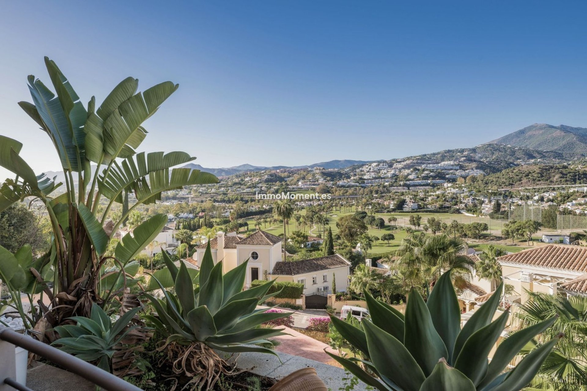 Resale - Apartment - Marbella - Nueva Andalucía