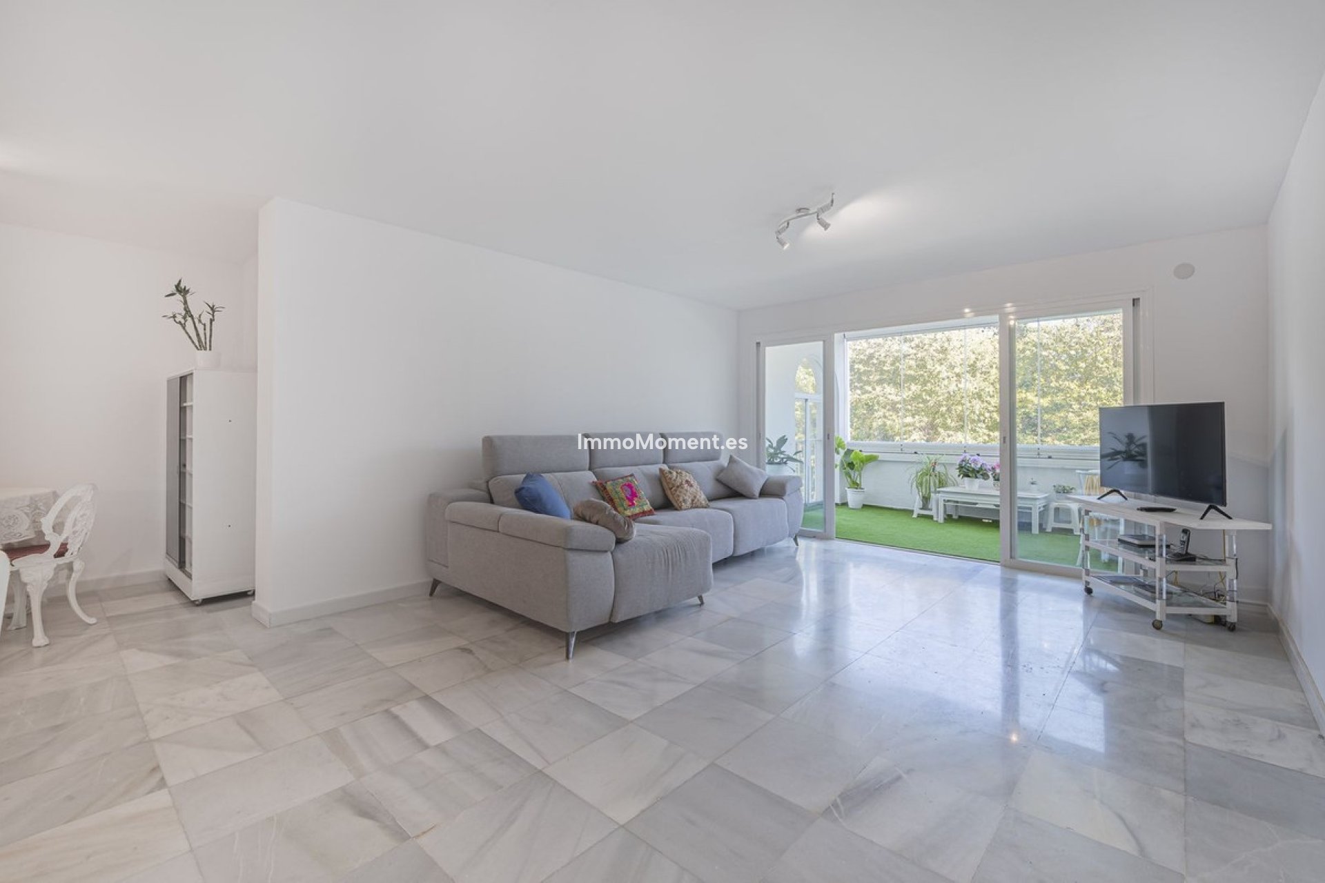 Resale - Apartment - Marbella - Nueva Andalucía