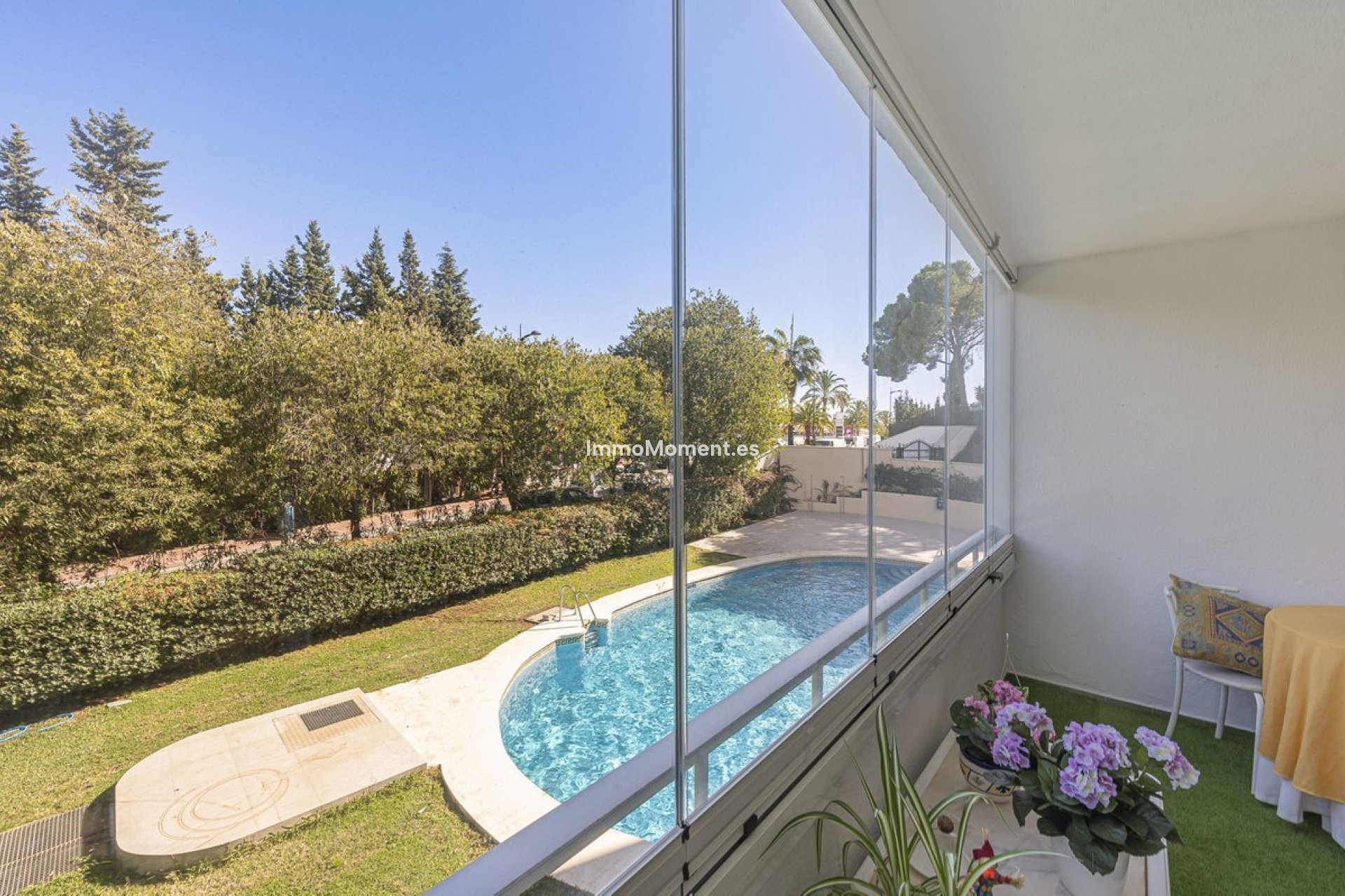 Resale - Apartment - Marbella - Nueva Andalucía