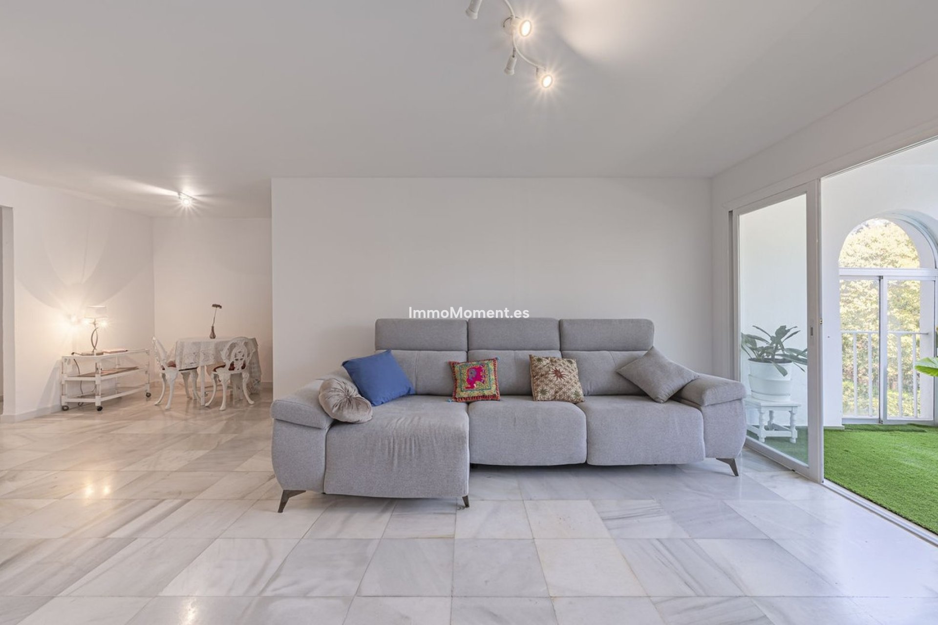 Resale - Apartment - Marbella - Nueva Andalucía