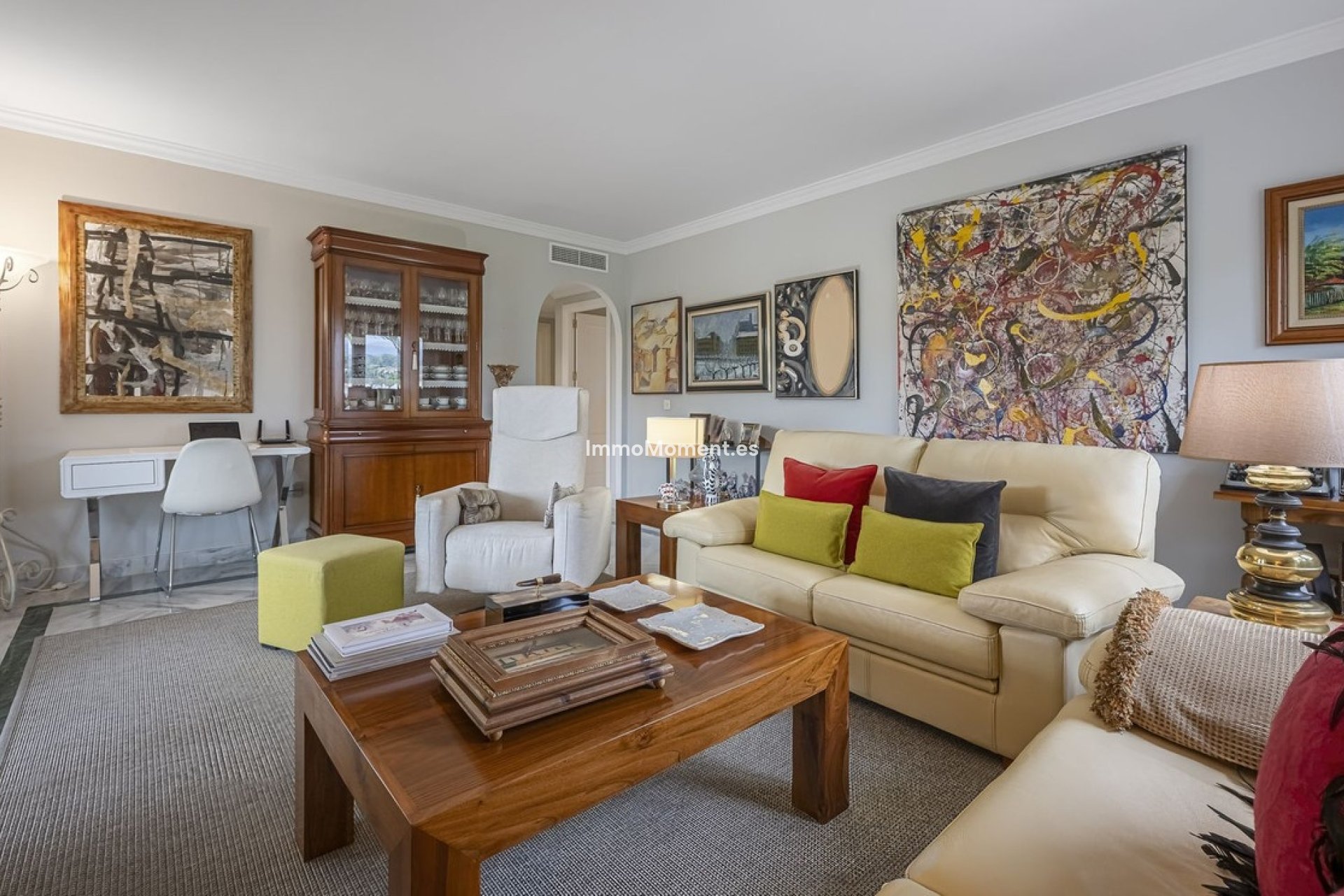 Resale - Apartment - Marbella - Nueva Andalucía