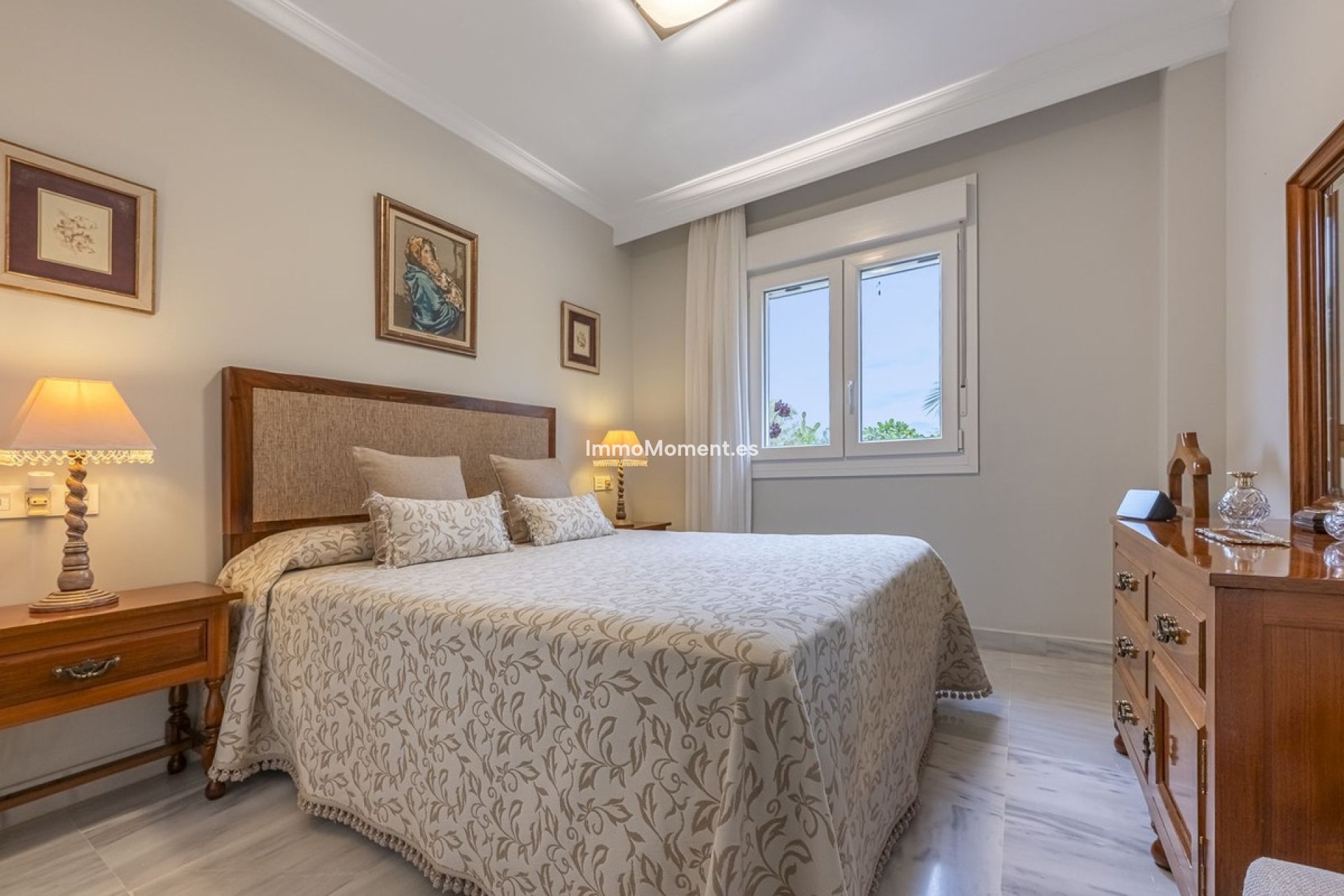 Resale - Apartment - Marbella - Nueva Andalucía