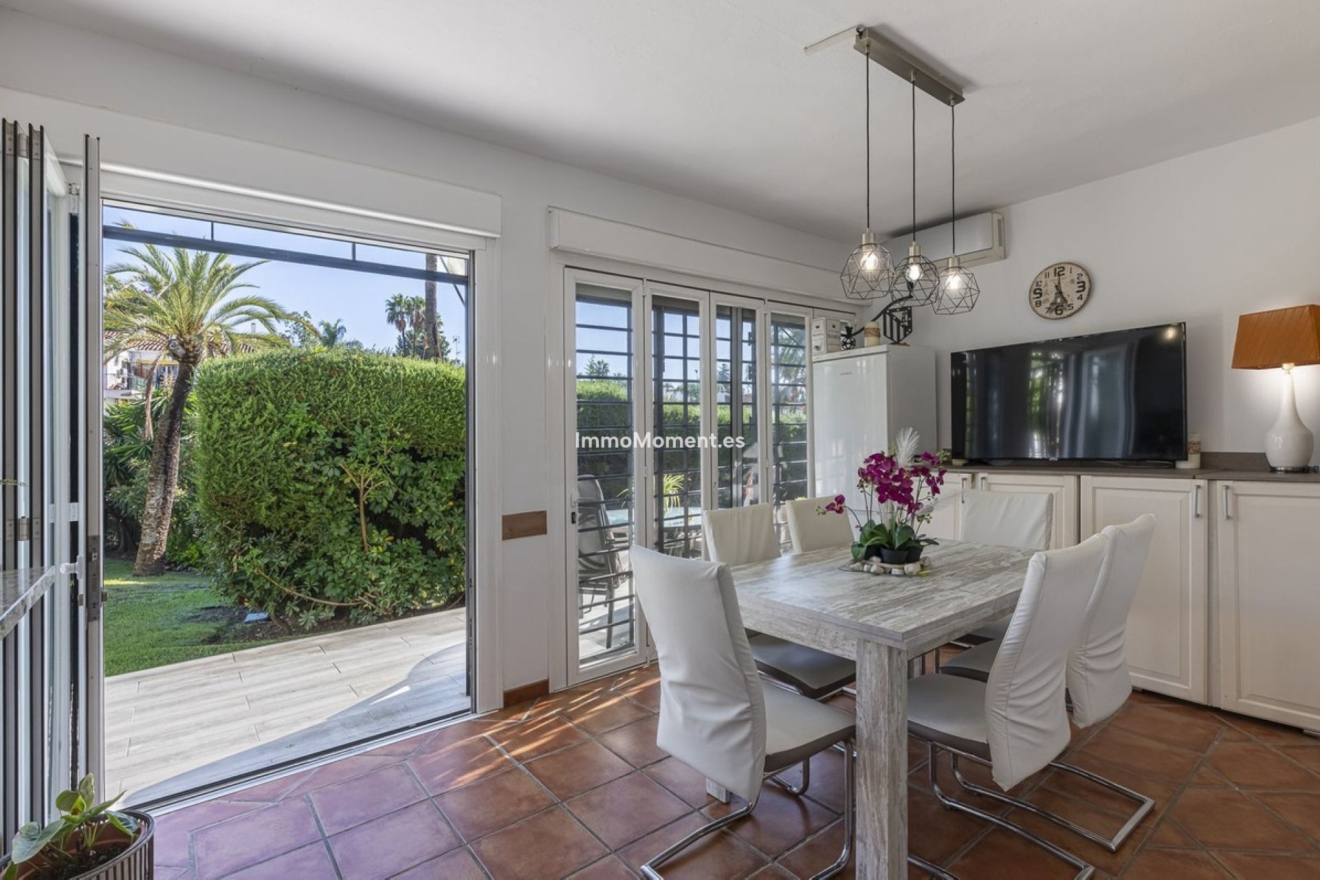 Resale - Apartment - Marbella - Nueva Andalucía