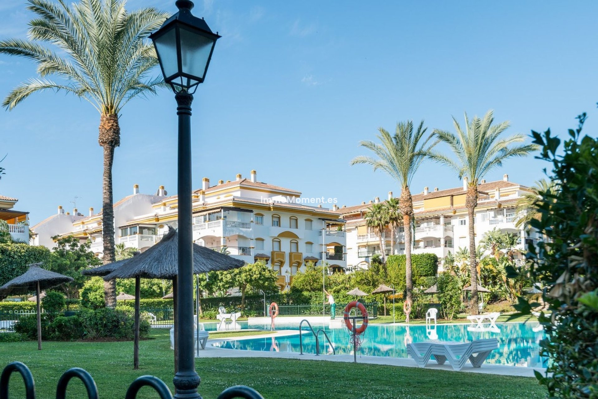 Resale - Apartment - Marbella - Nueva Andalucía