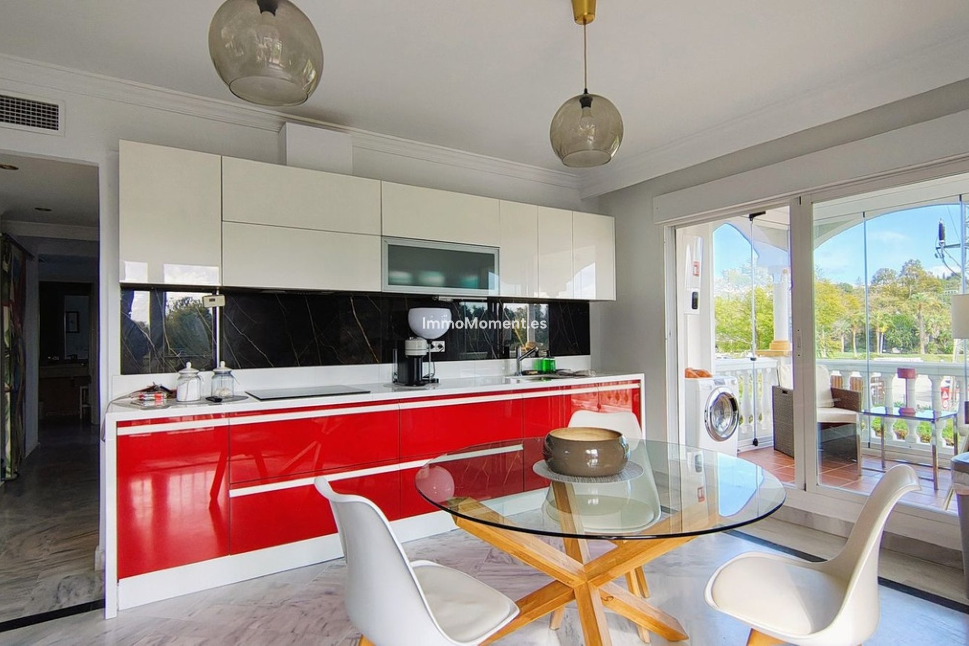 Resale - Apartment - Marbella - Nueva Andalucía