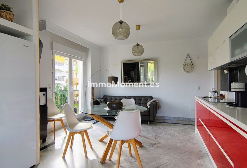 Resale - Apartment - Marbella - Nueva Andalucía