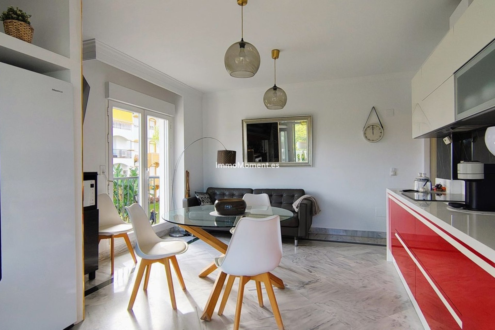 Resale - Apartment - Marbella - Nueva Andalucía