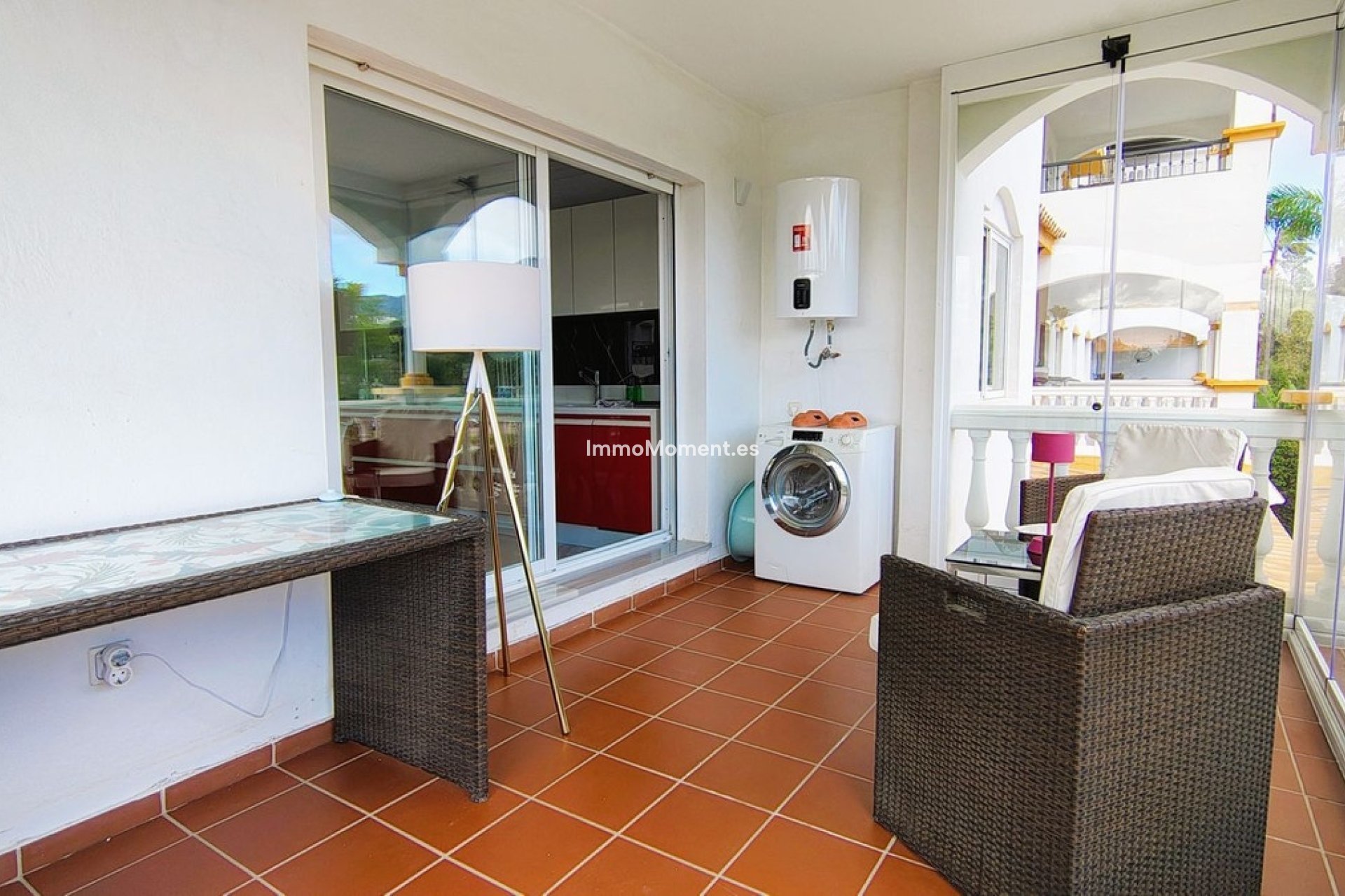 Resale - Apartment - Marbella - Nueva Andalucía