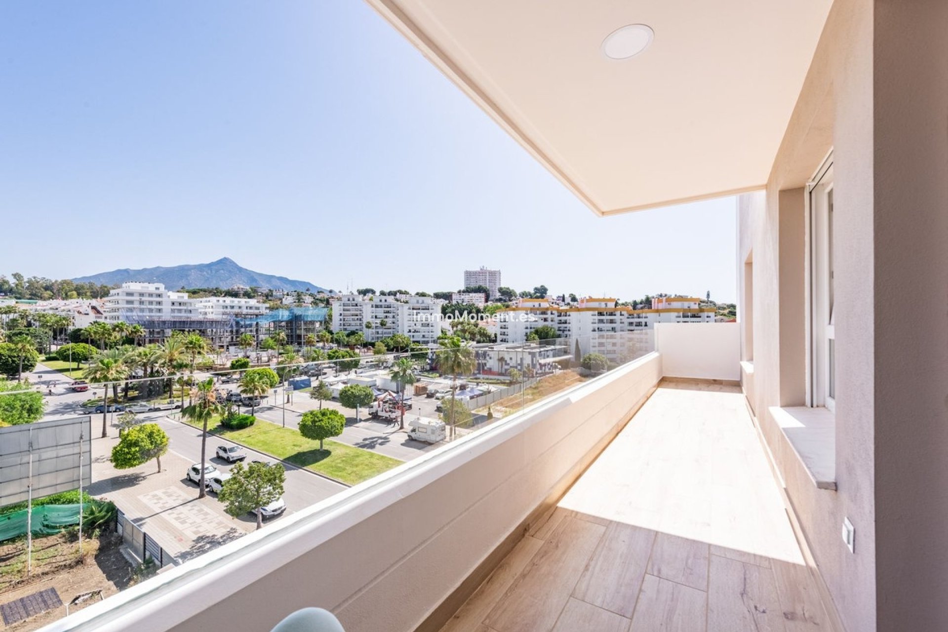 Resale - Apartment - Marbella - Nueva Andalucía