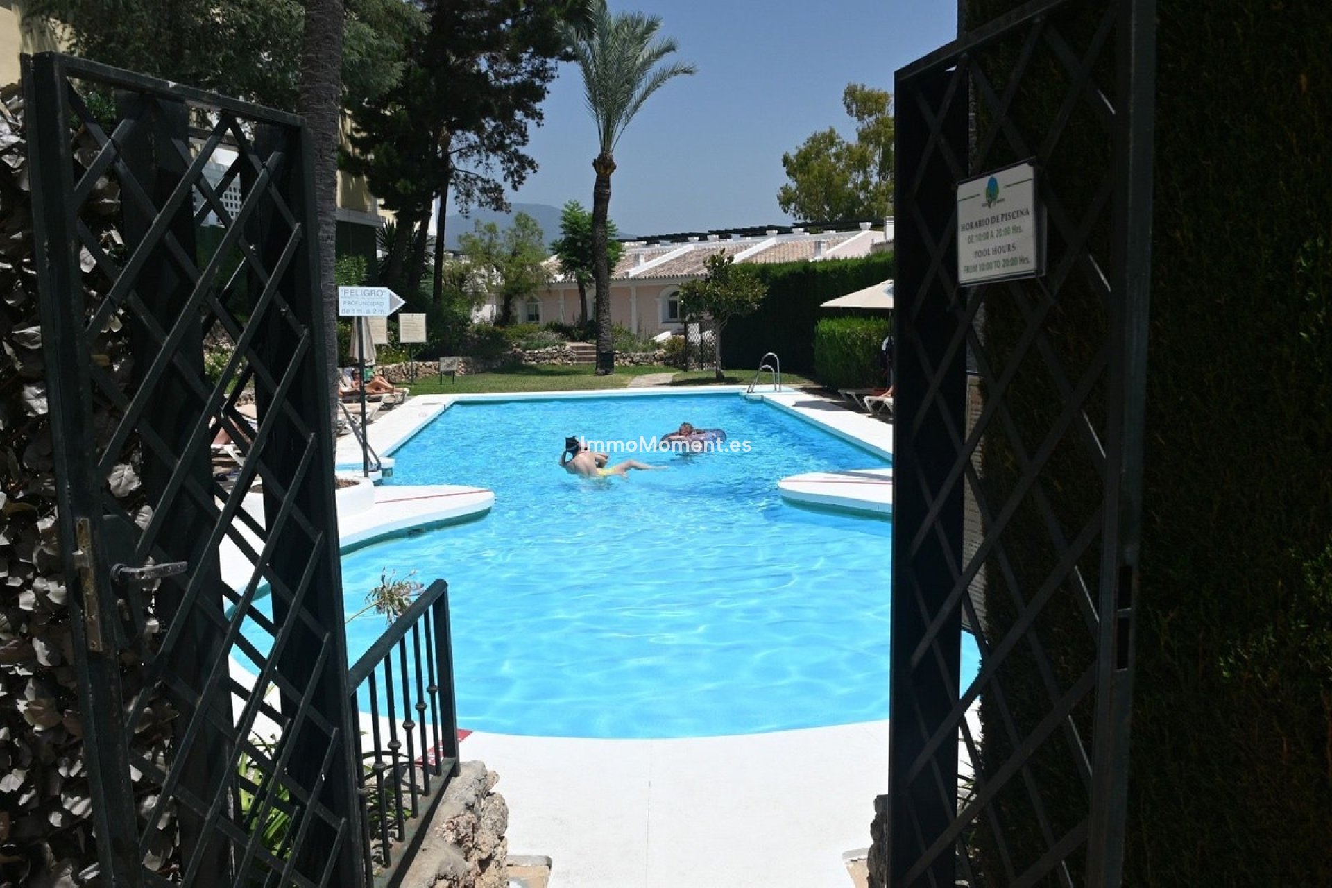 Resale - Apartment - Marbella - Nueva Andalucía