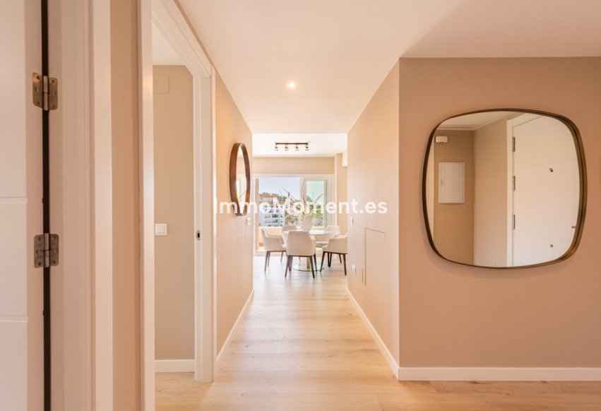 Resale - Apartment - Marbella - Nueva Andalucía
