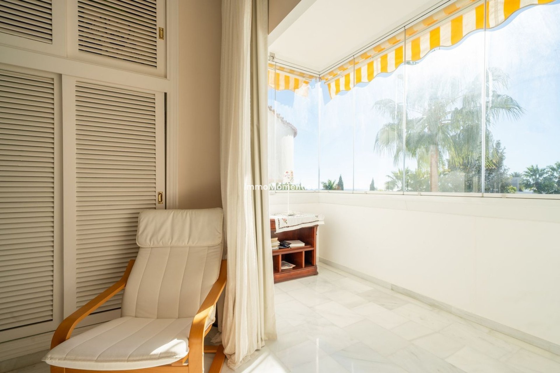 Resale - Apartment - Marbella - Nueva Andalucía