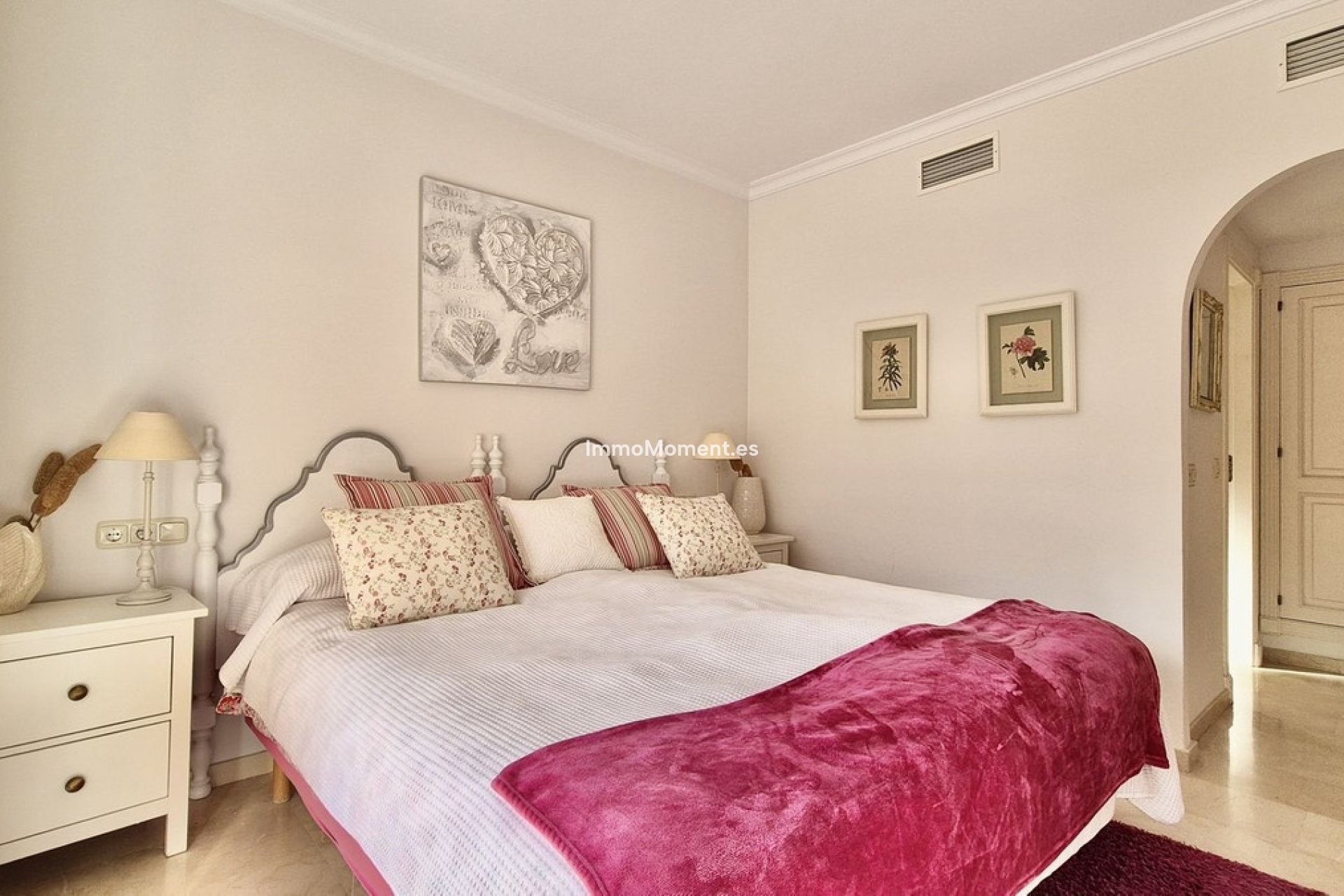 Resale - Apartment - Marbella - Nueva Andalucía