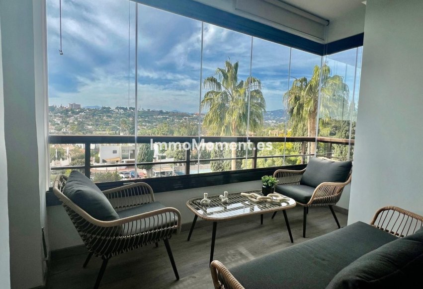 Resale - Apartment - Marbella - Nueva Andalucía