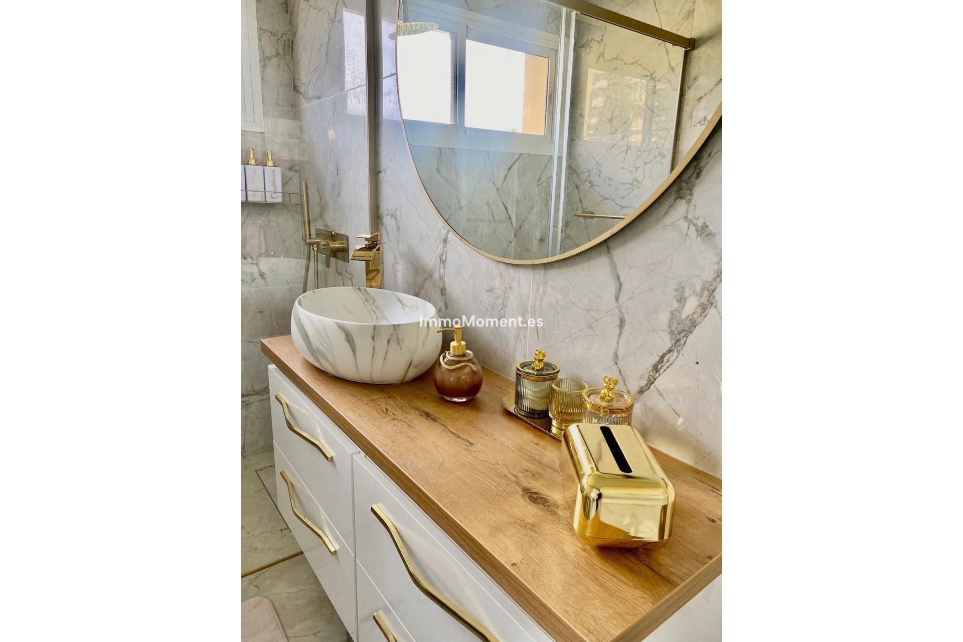 Resale - Apartment - Marbella - Nueva Andalucía