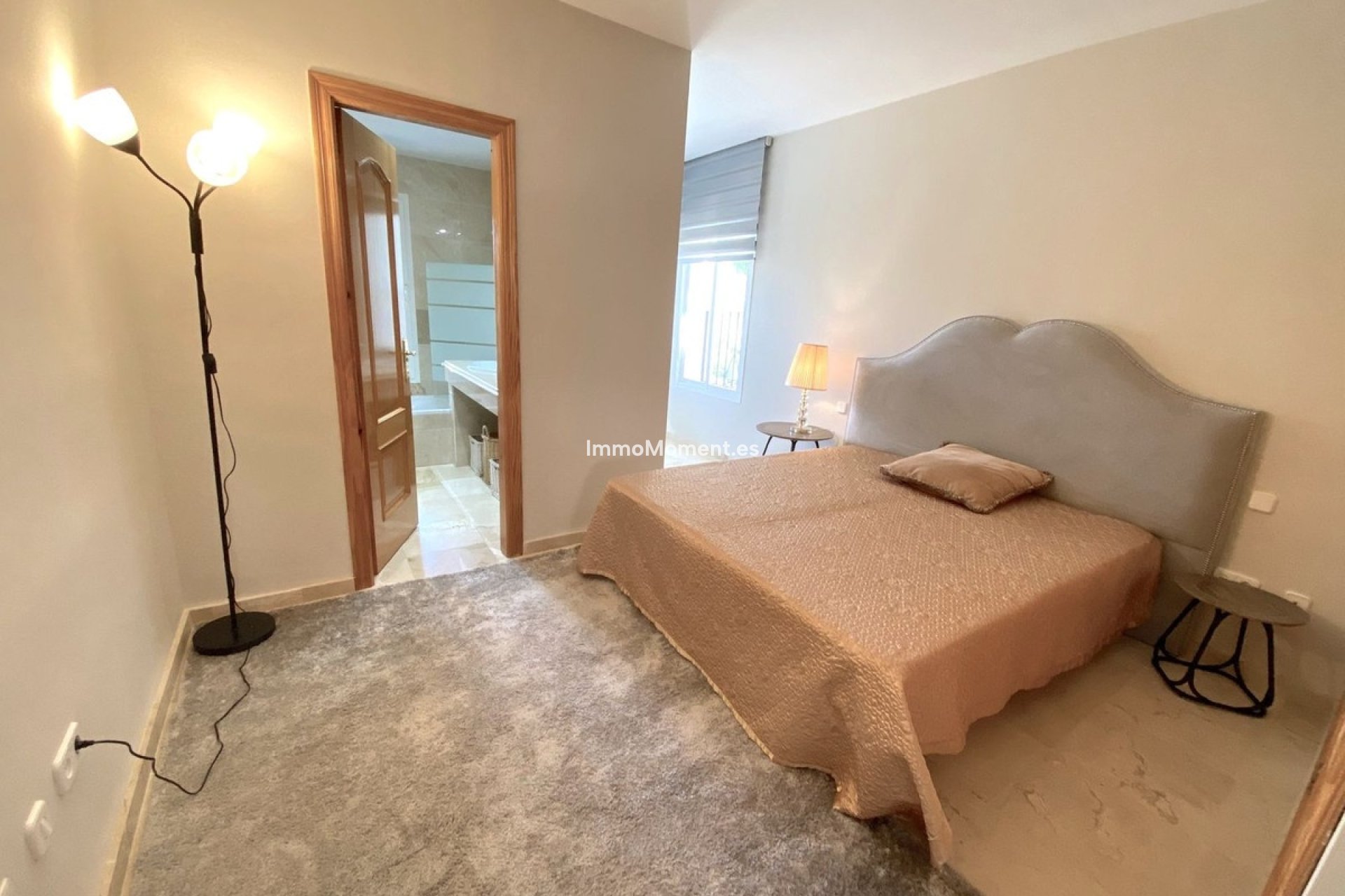 Resale - Apartment - Marbella - Nueva Andalucía