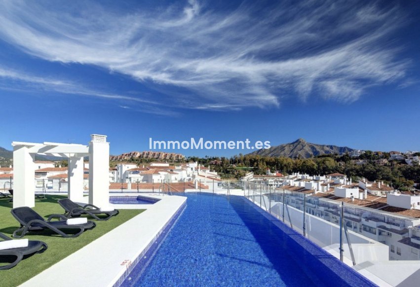 Resale - Apartment - Marbella - Nueva Andalucía