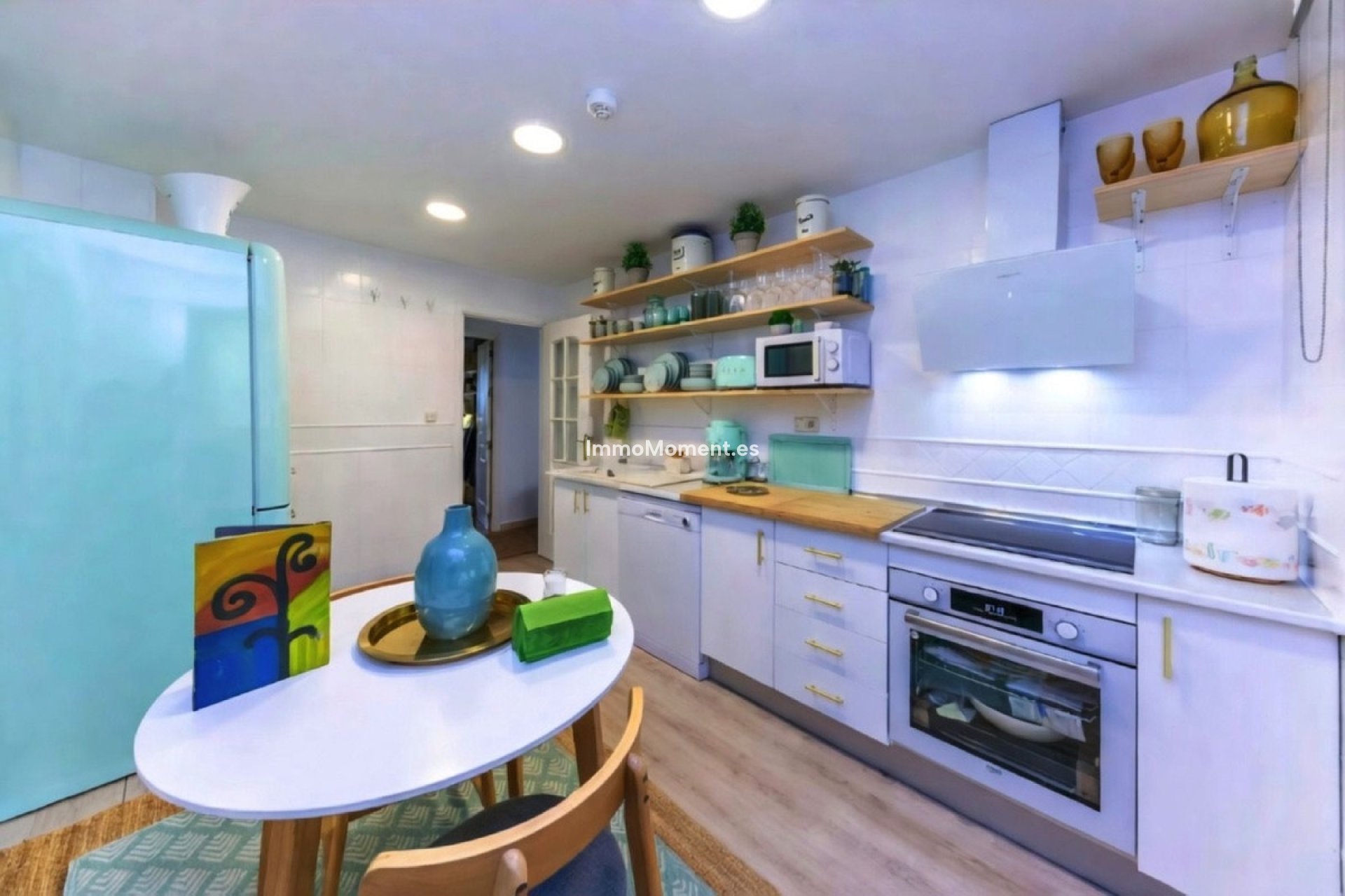 Resale - Apartment - Marbella - Nueva Andalucía