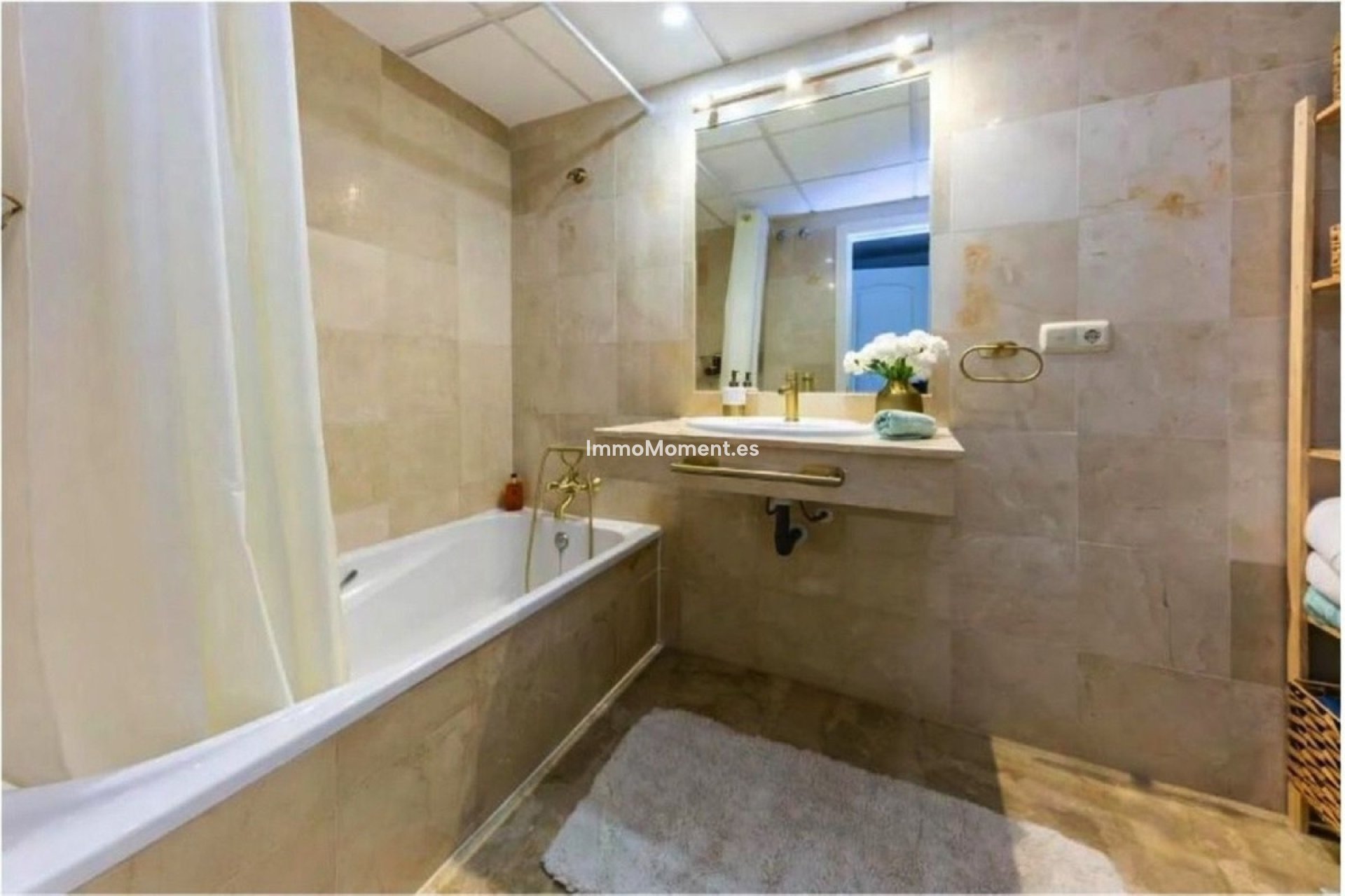 Resale - Apartment - Marbella - Nueva Andalucía