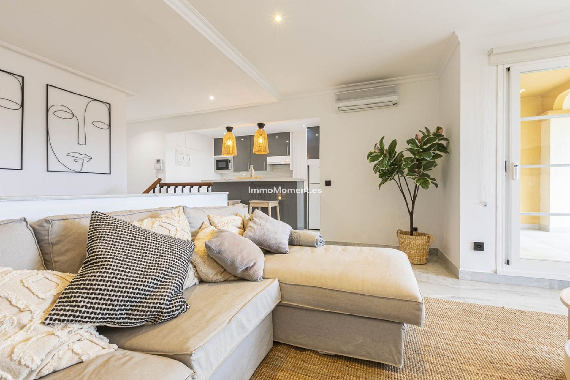 Resale - Apartment - Marbella - Nueva Andalucía