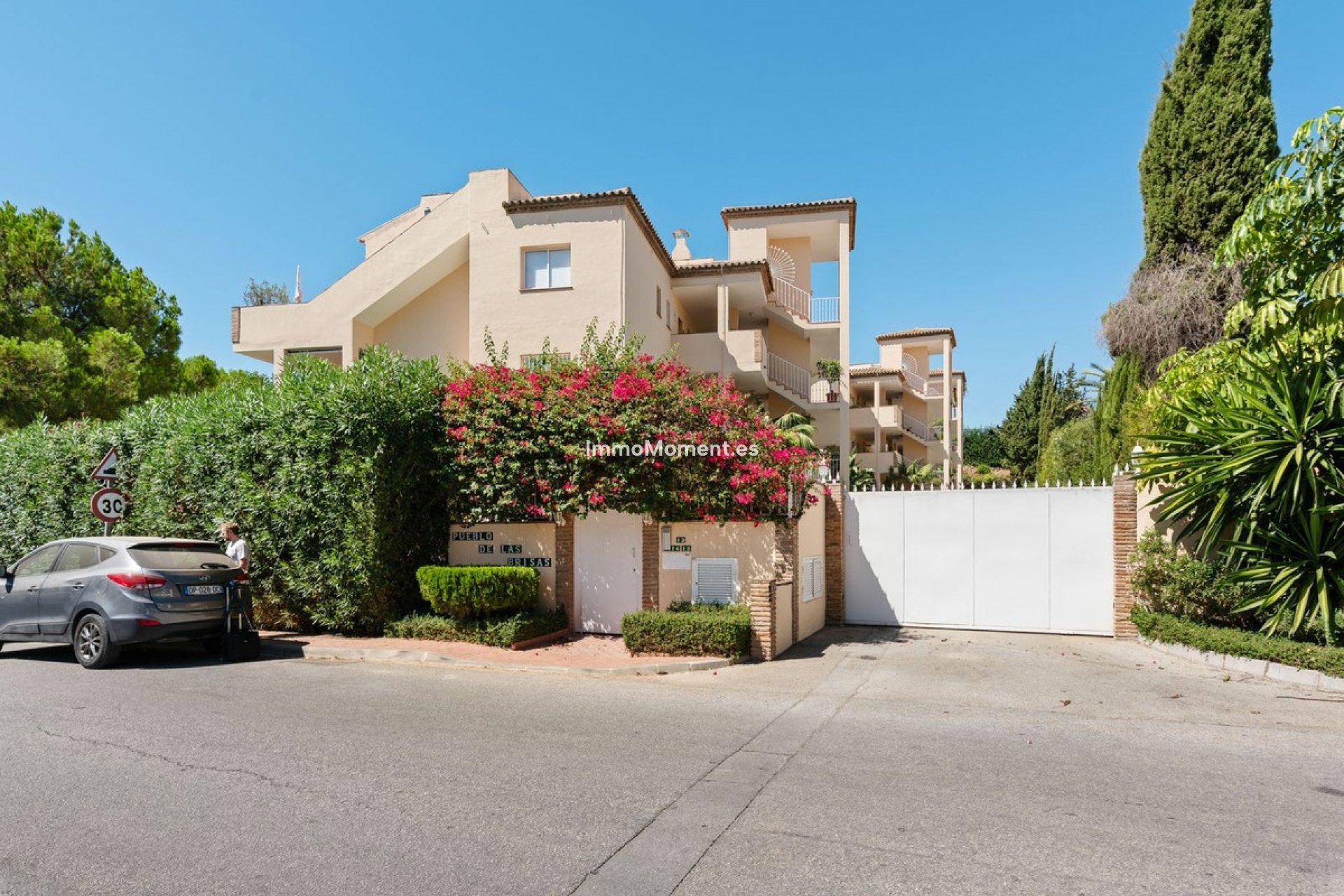 Resale - Apartment - Marbella - Nueva Andalucía