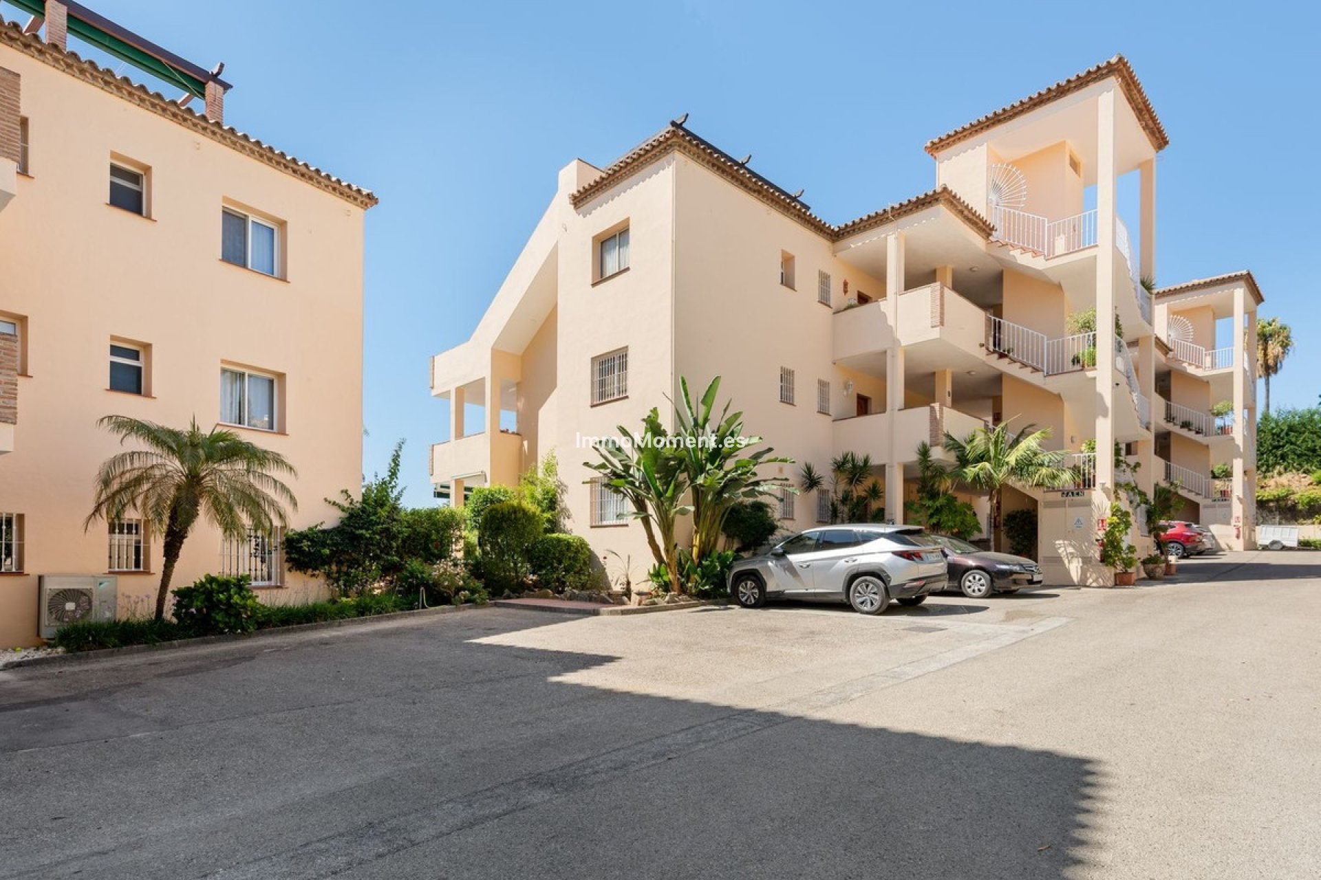 Resale - Apartment - Marbella - Nueva Andalucía