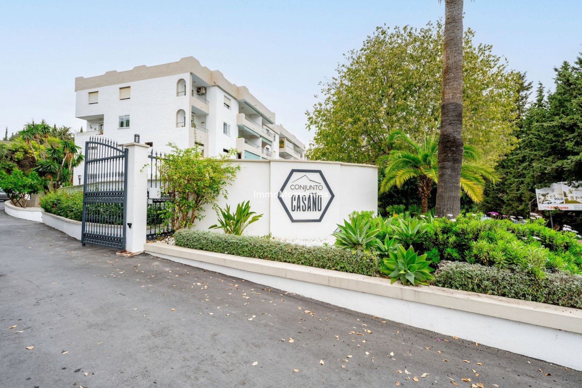 Resale - Apartment - Marbella - Nueva Andalucía