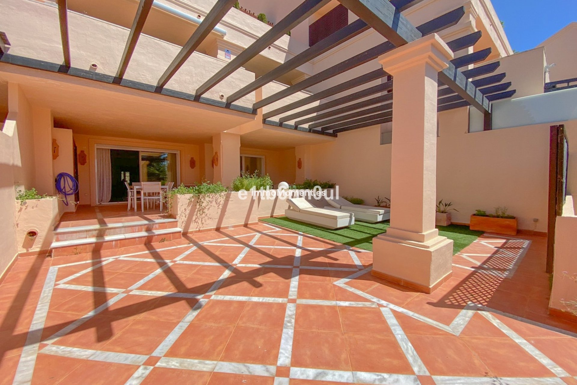 Resale - Apartment - Marbella - Nueva Andalucía