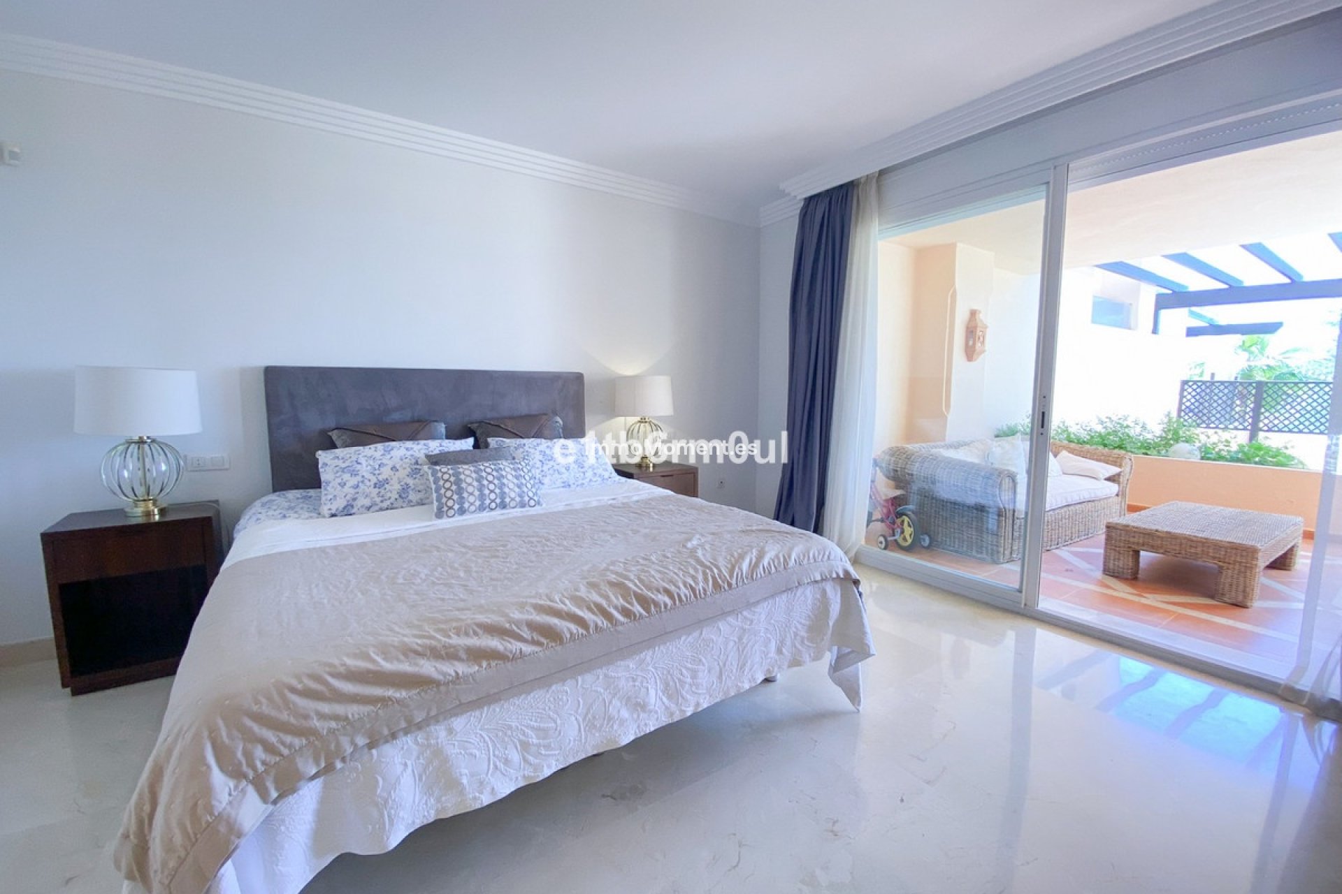 Resale - Apartment - Marbella - Nueva Andalucía