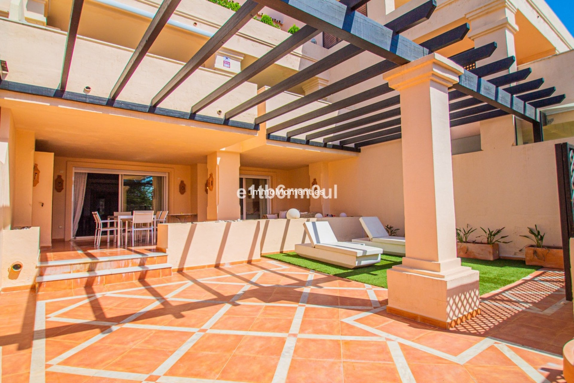 Resale - Apartment - Marbella - Nueva Andalucía