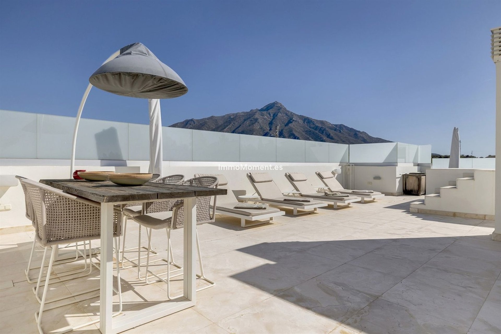 Resale - Apartment - Marbella - Nueva Andalucía