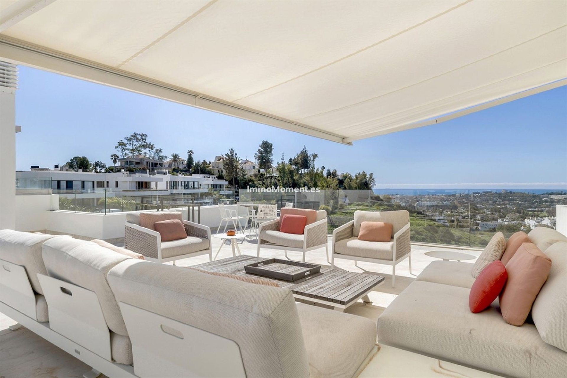 Resale - Apartment - Marbella - Nueva Andalucía