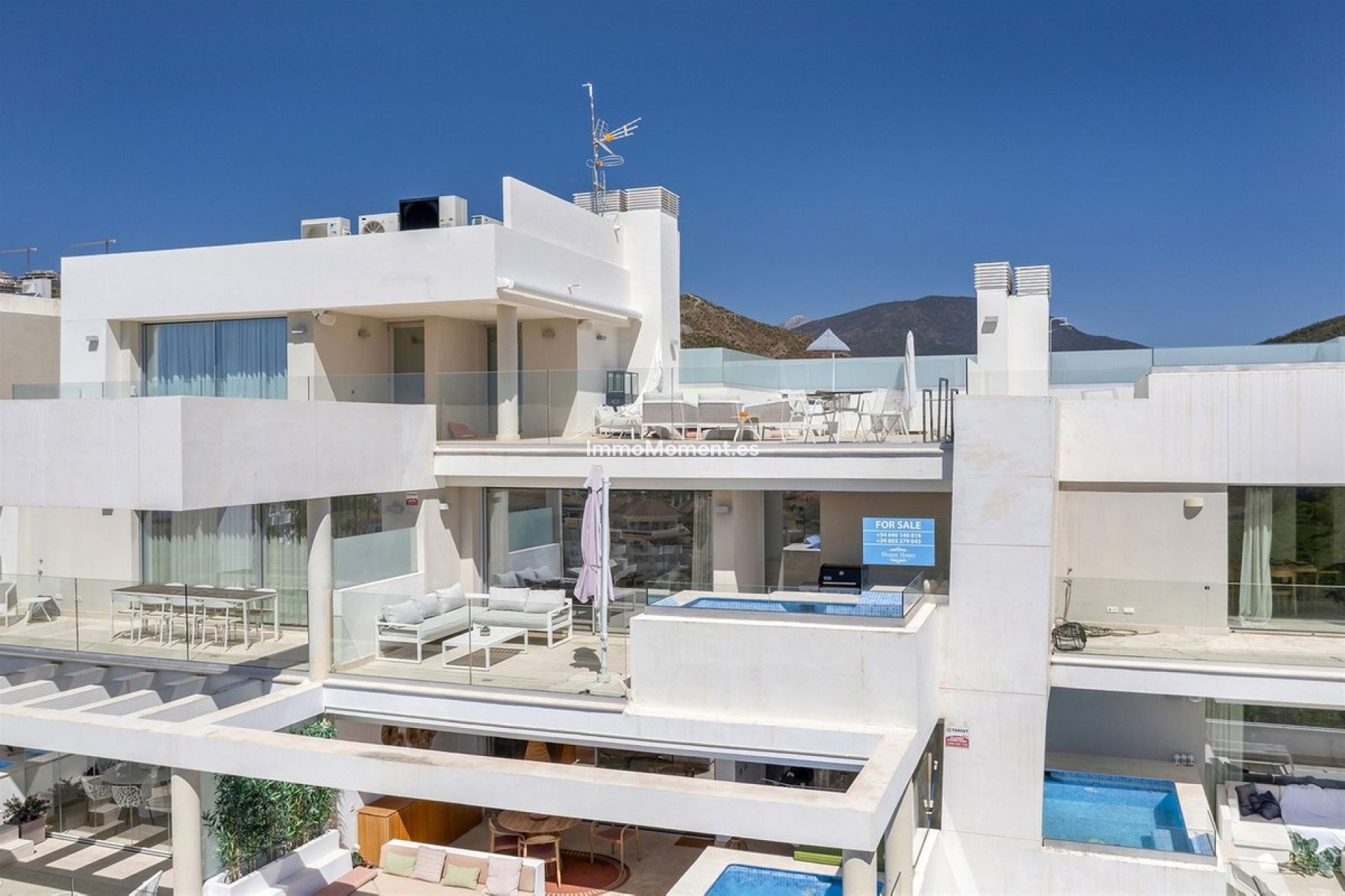 Resale - Apartment - Marbella - Nueva Andalucía