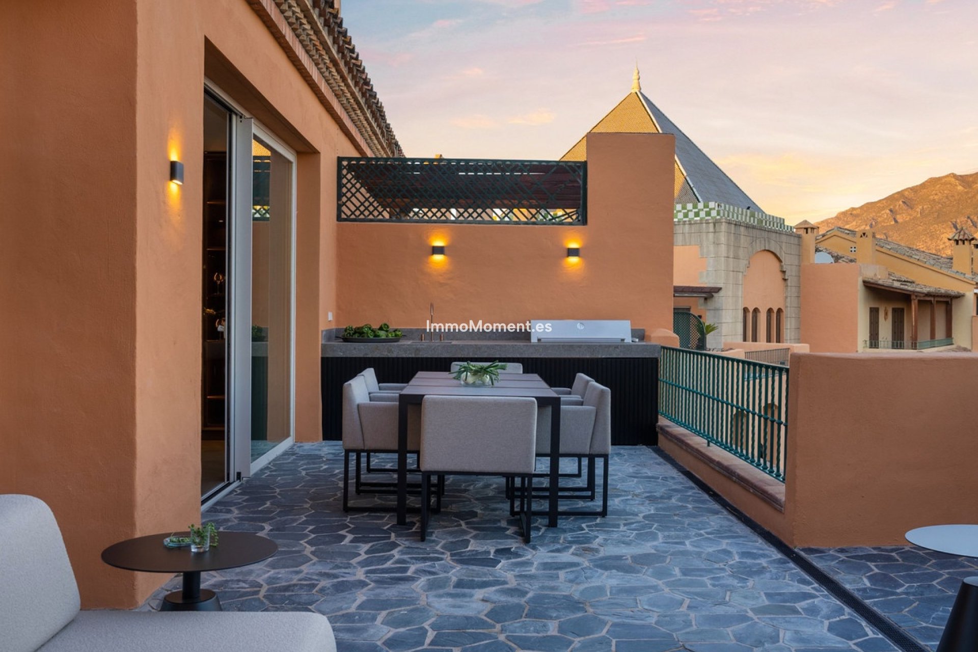 Resale - Apartment - Marbella - Nueva Andalucía