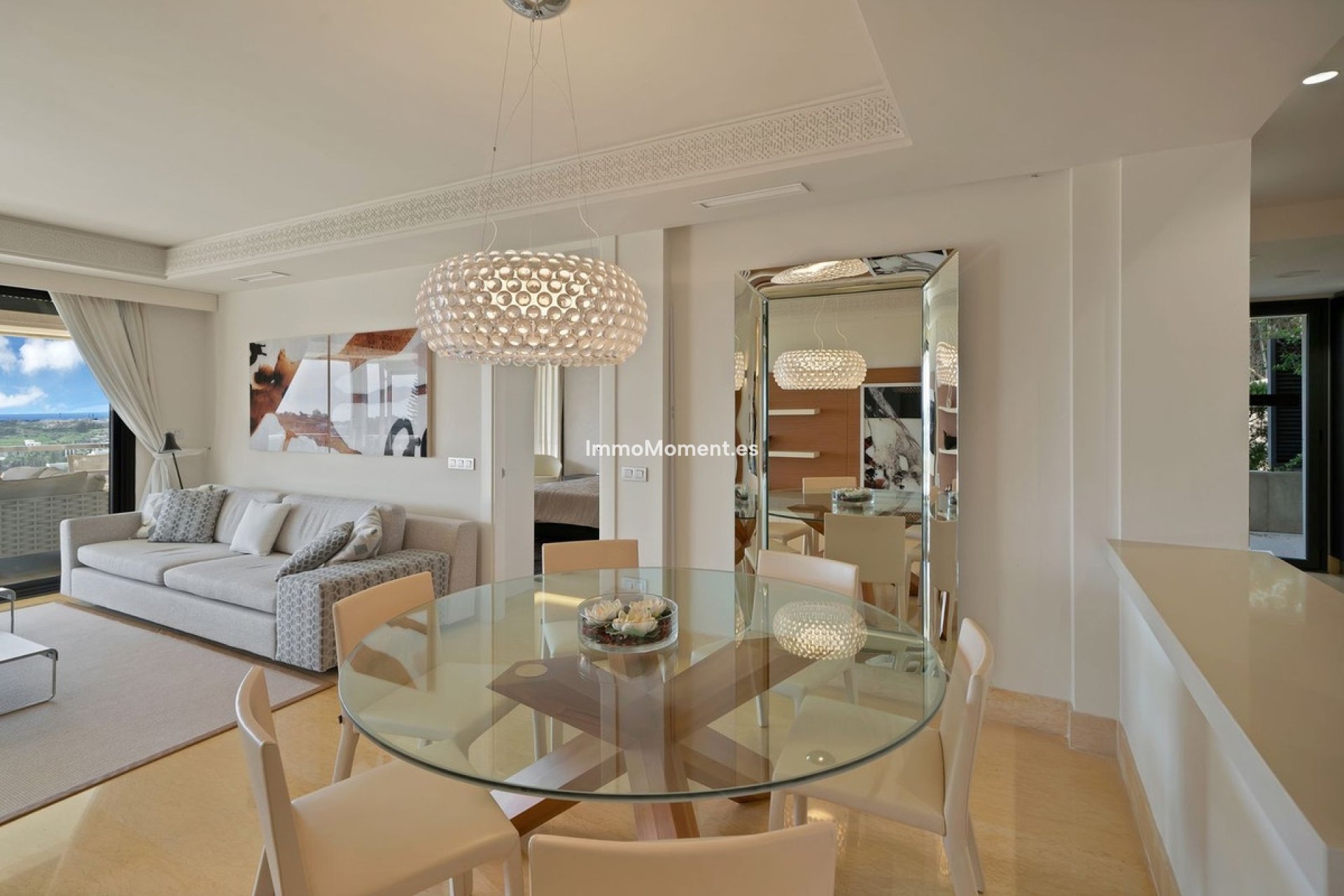 Resale - Apartment - Marbella - Nueva Andalucía
