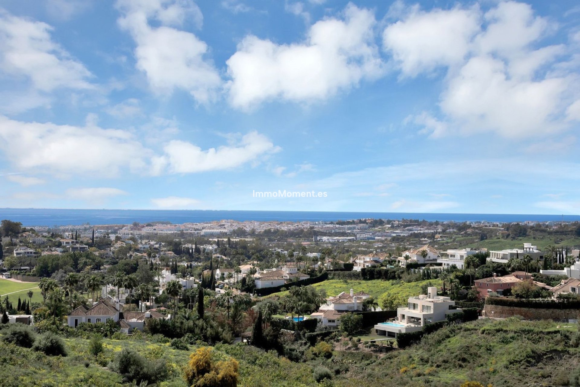 Resale - Apartment - Marbella - Nueva Andalucía