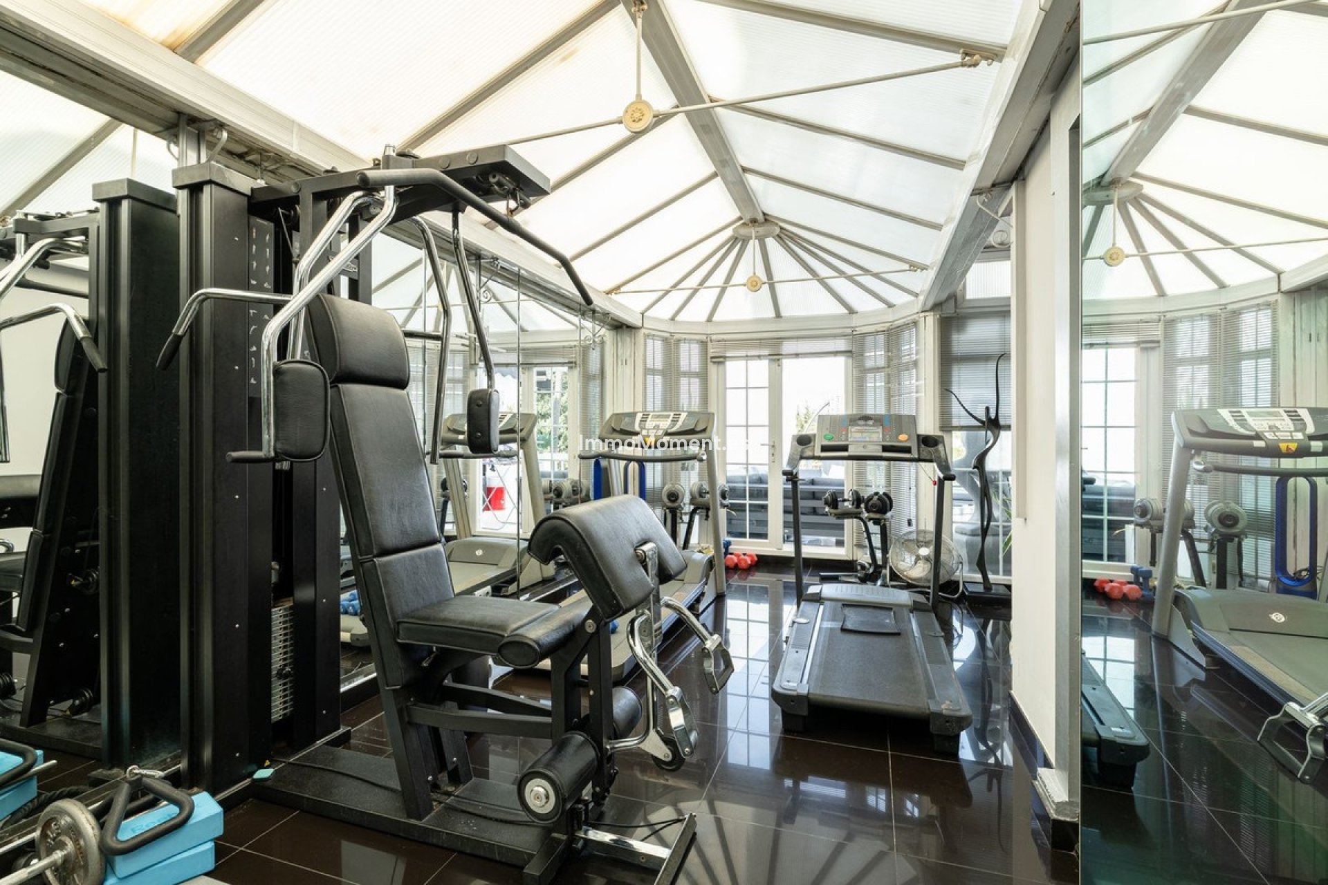 Resale - Apartment - Marbella - Nueva Andalucía