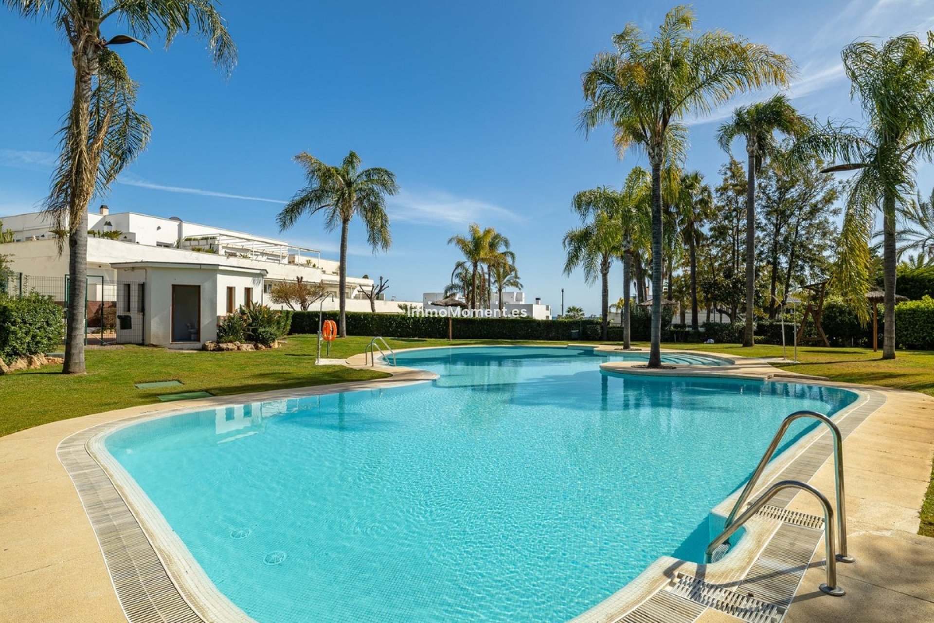 Resale - Apartment - Marbella - Nueva Andalucía