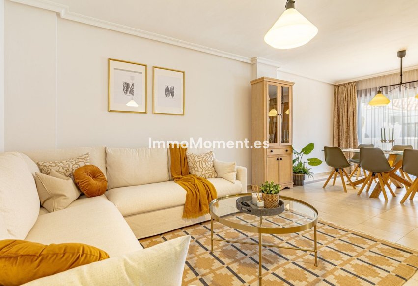 Resale - Apartment - Marbella - Nueva Andalucía