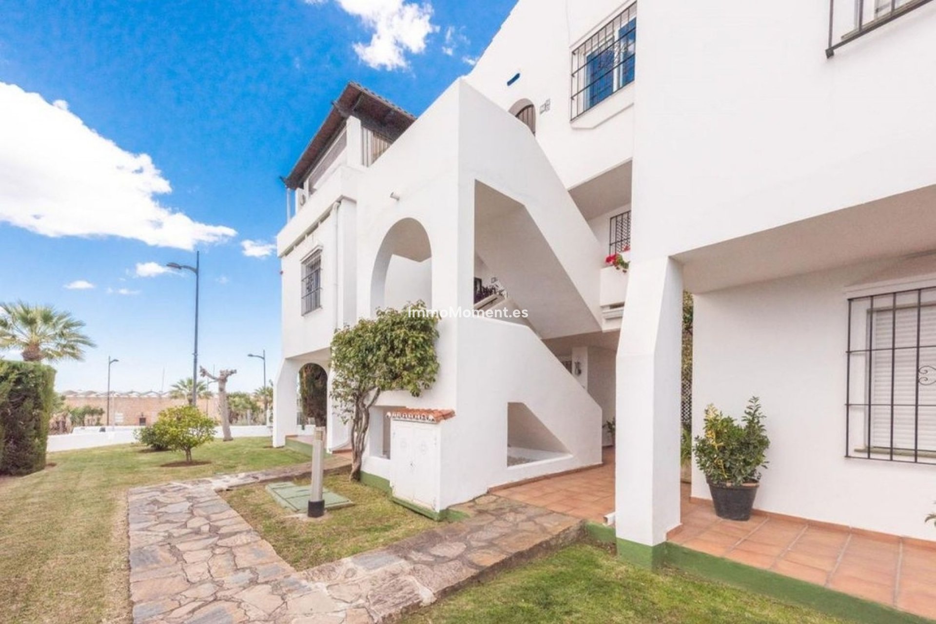 Resale - Apartment - Marbella - Nueva Andalucía