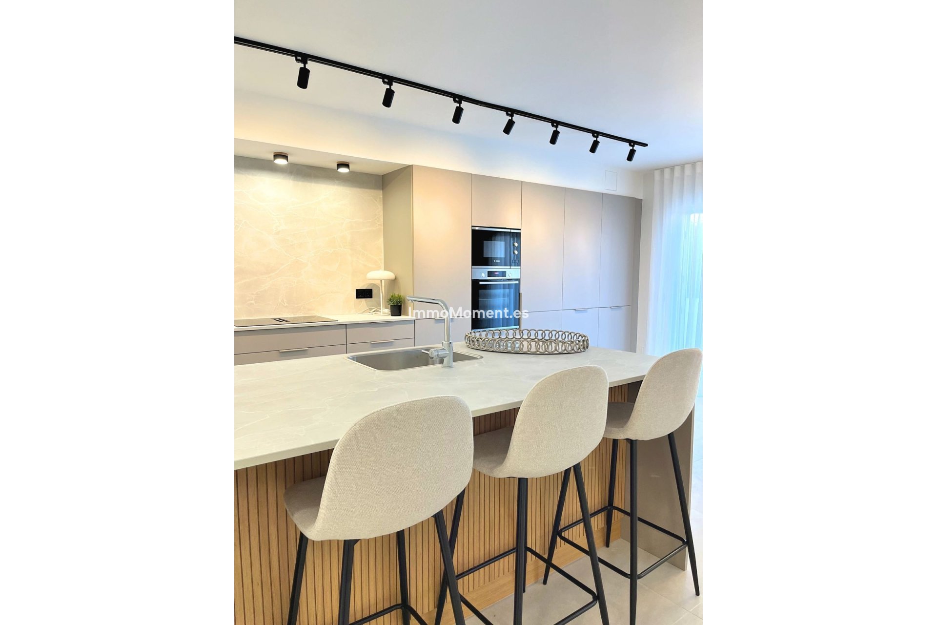 Resale - Apartment - Marbella - Nueva Andalucía