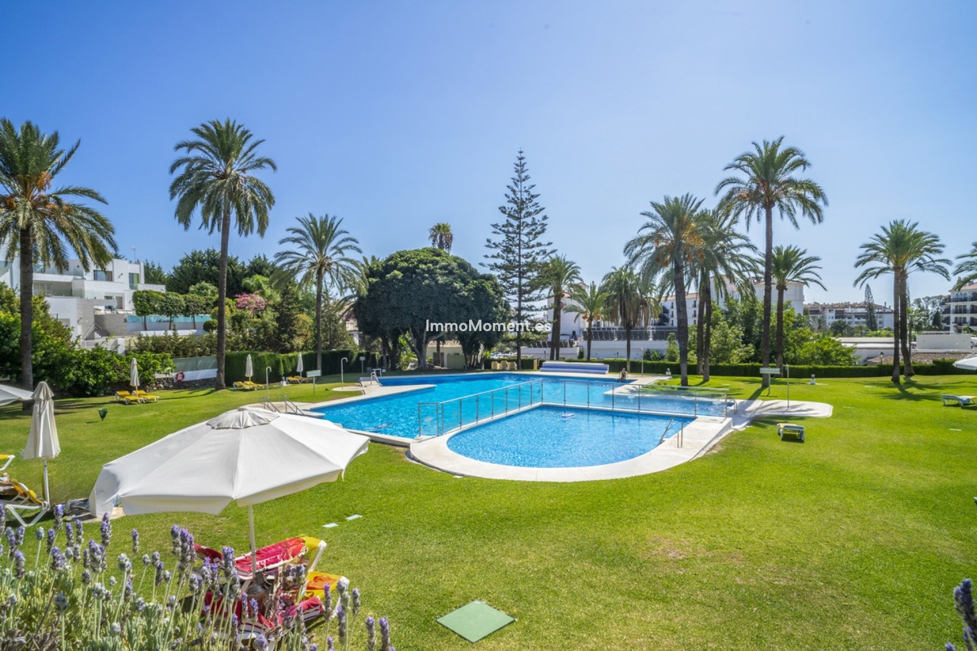 Resale - Apartment - Marbella - Nueva Andalucía